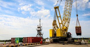 El Puerto de Santa Fe realiza el sexto embarque hacia Asia