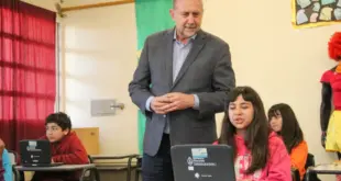 Perotti inauguró la red de wifi Santa Fe + Conectada en dos nuevas escuelas de la ciudad