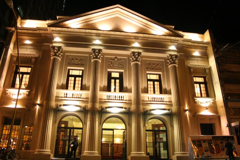 Una casa dedicada a la cultura cambiaría de rubro ¿La ves?