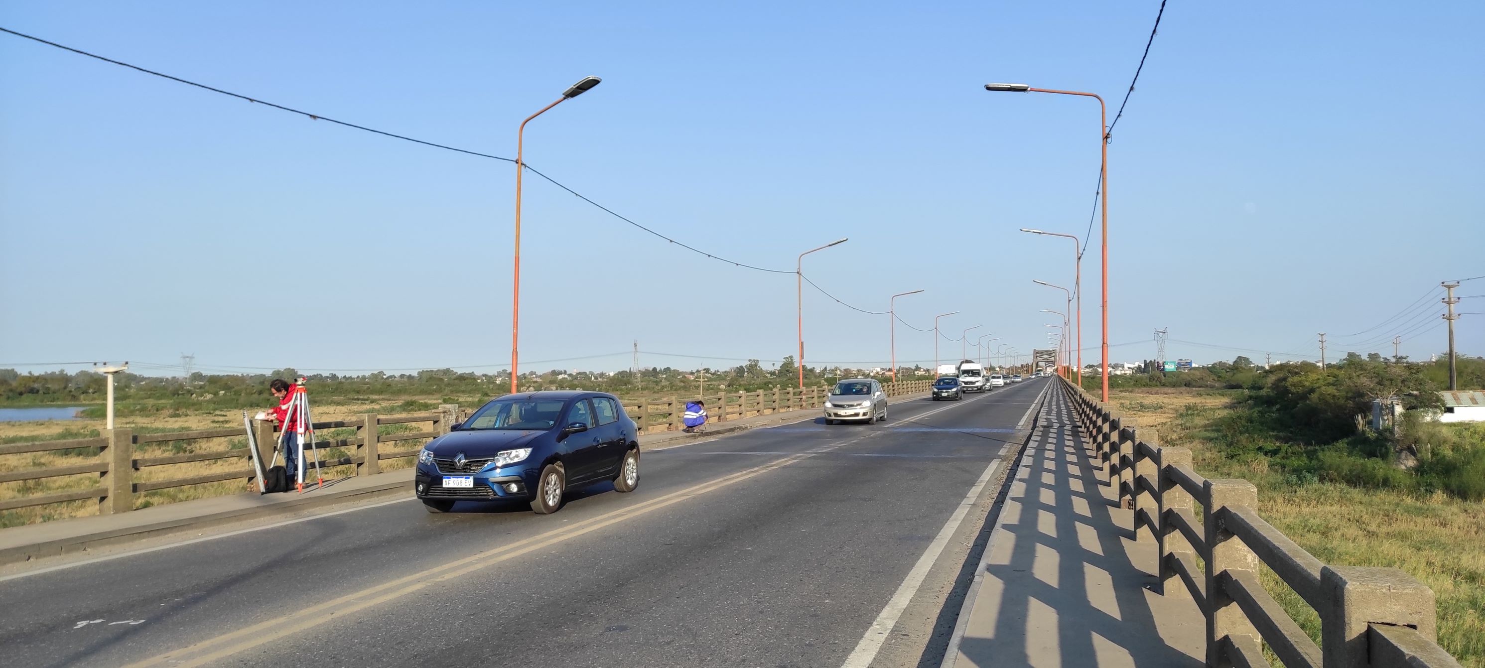Restrigen el paso de transporte de cargas sobre el Puente Carretero