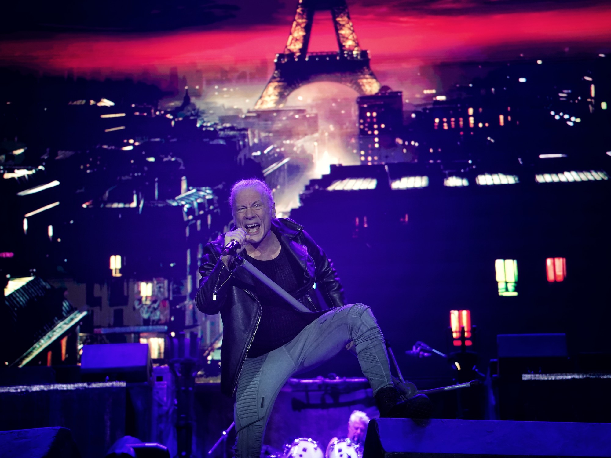 Bruce Dickinson, el líder de la banda, durante el show en Huracán