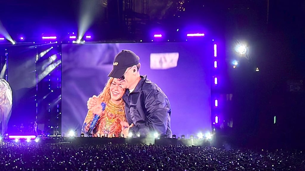 Shakira cerró su residencia en Madrid con Bizarrap, Maluma y Laura Pausini, y le dedicó un mensaje a Antonio de la Rúa